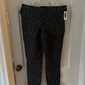 Old Navy Black and Gray Leopard Print Leggings